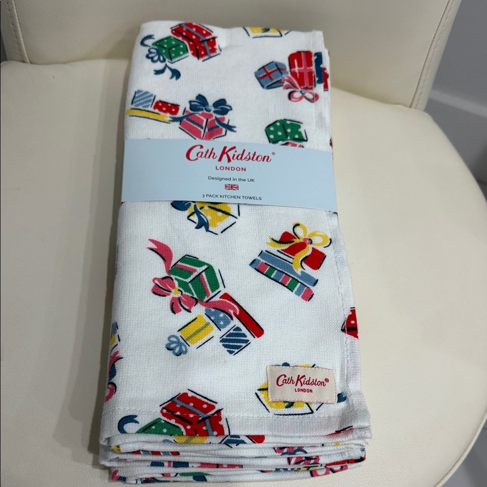 Cath Kidston Festive Set of 3 " Gift Print" White/Red/Colorful Kitchen Towels